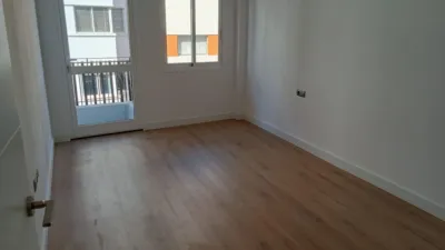 Piso en alquiler en Centro-Zona Calle Castillo, Centro-Zona Calle Castillo (Distrito Centro-Ifara. Santa Cruz de Tenerife Capital) de 1.350 €<span>/mes</span>