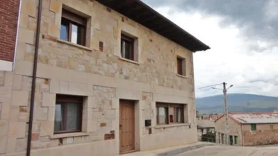 Casa adosada en Vilviestre del Pinar photo 3