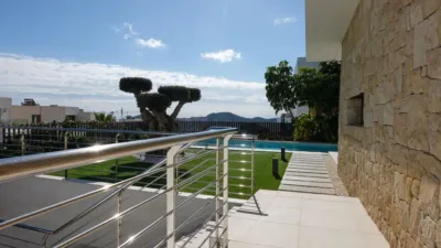 Chalet in Golf Bahía Urbanization photo 19
