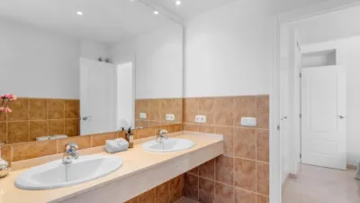 Apartment on Calle Viena, No. 47 photo 38