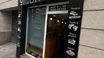 Local comercial en alquiler en Elviña-Barrio Flores-Matogrande-Someso - Més