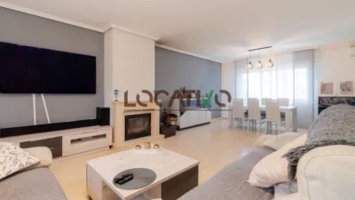 Semi-detached House in Urban Core photo 6