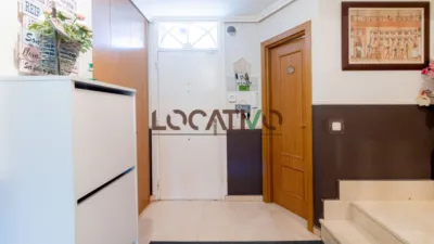 Semi-detached House in Urban Core photo 3