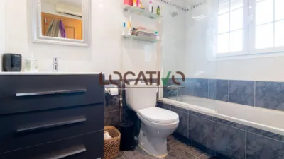 Semi-detached House in Urban Core photo 22