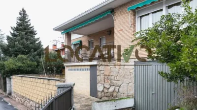 Chalet in Robledo de Chavela photo 2