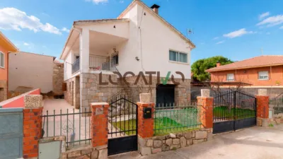 Chalet in Robledo de Chavela photo 2