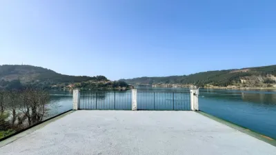 Casa – Mugardos, O Apelón, O Peteiro - Més