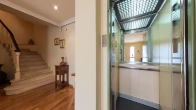 Chalet in Sant Feliu de Llobregat photo 4