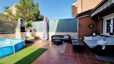 Chalet in Torrejón de la Calzada photo 16