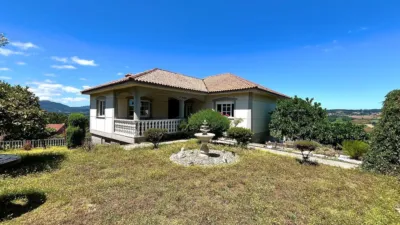 Chalet in Barrio (Celas de Peiro) photo 2