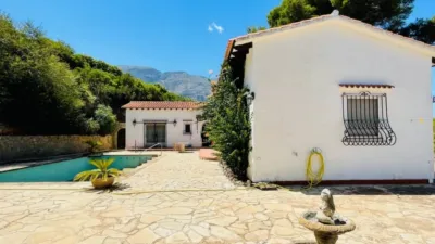 Chalet in Les Rotes photo 8
