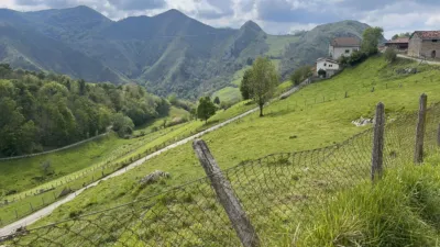 Rustic farm in Gamonedo de Cangas photo 3