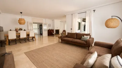 Chalet in Las Lomas photo 6