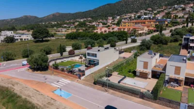 Townhouse in Palau-Saverdera photo 11