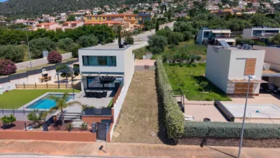 Townhouse in Palau-Saverdera photo 2