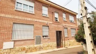 Apartment in Navalagamella photo 2