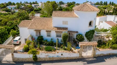 Chalet in Cala Advocat-Baladrar photo 2