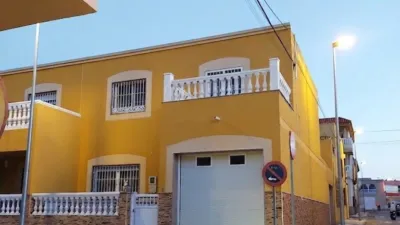 Duplex in Town Centre photo 4
