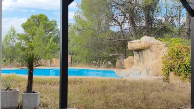 Casa – Millena, el Comtat - Más
