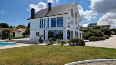 Chalet in Dorneda photo 3