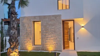 Chalet in Golf Bahía Urbanization photo 12