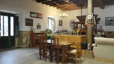 Chalet in Castrovido photo 4