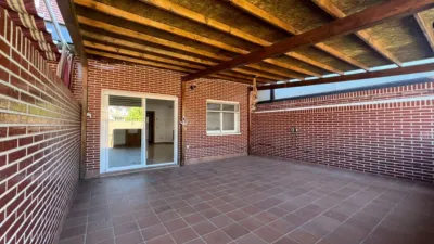 Townhouse in Perales del Río photo 5