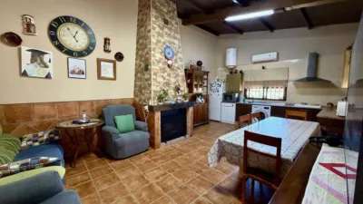 Rustic finca in Malpartida de Plasencia photo 6