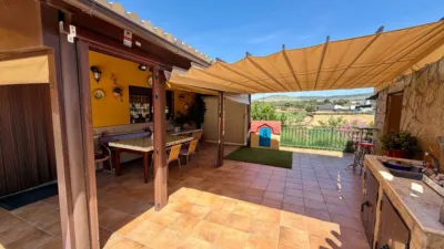 Rustic finca in Malpartida de Plasencia photo 3