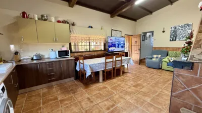 Rustic finca in Malpartida de Plasencia photo 7