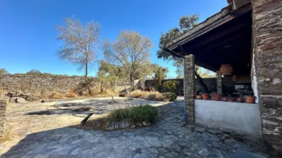 Chalet in Malpartida de Plasencia photo 17
