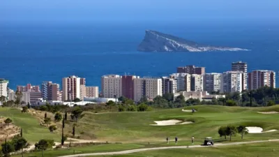 Chalet in Golf Bahía Urbanization photo 3