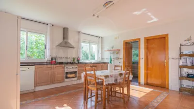 Chalet in Canyelles-La Montgoda photo 4