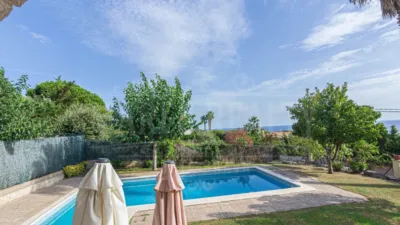 Chalet in Canyelles-La Montgoda photo 6