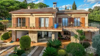 Chalet in Canyelles-La Montgoda photo 6
