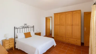 House in La Esperanza photo 10