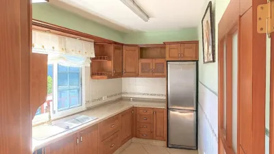 House in La Esperanza photo 9