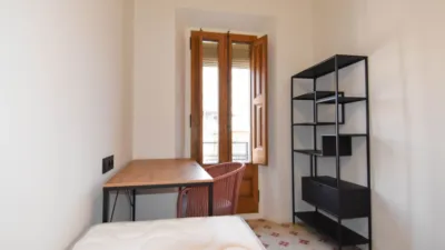 Piso en alquiler en Eixample-Centre, Eixample-Centre (Girona Capital) de 2.736 €<span>/mes</span>