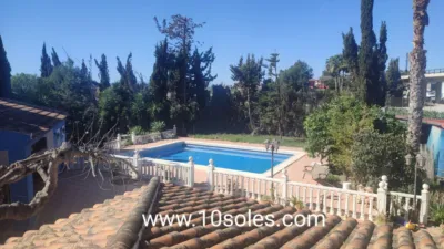 Chalet en venta en Núcleo Urbano - Vista 2