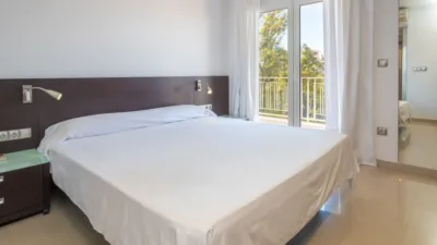 Apartment in Port Esportiu-Canyelles-Puig Rom photo 18