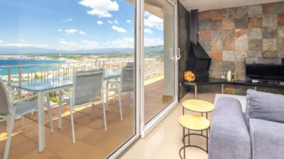 Apartment in Port Esportiu-Canyelles-Puig Rom photo 8