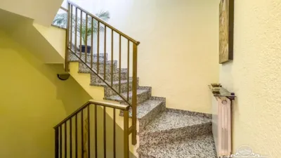 Terraced house in Casc Antic photo 25