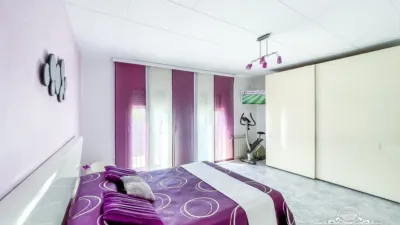 Terraced house in Casc Antic photo 39