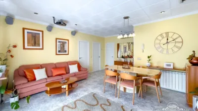 Terraced house in Casc Antic photo 3
