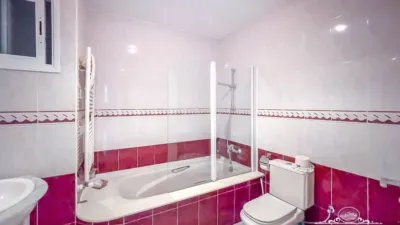 Terraced house in Casc Antic photo 50