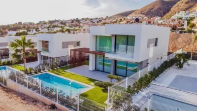 Villa in Golf Bahía Urbanisation photo 20