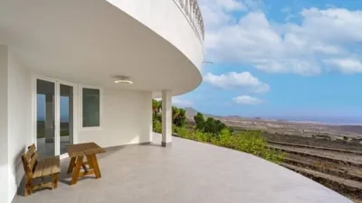 Casa en venta en Calle C- Camino La Hoya, Número 1, Área de Anaga (Santa Cruz de Tenerife Capital) de 1.680.000 €