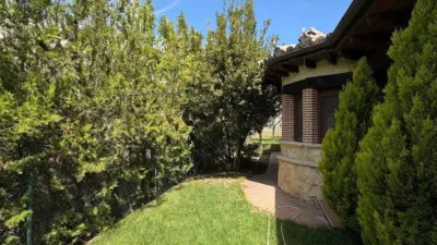 Chalet in Laguna de Duero photo 3