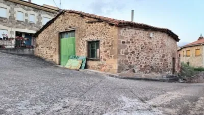 Chalet in Salas de los Infantes photo 2