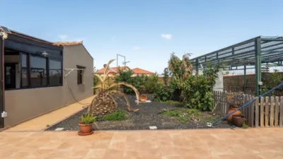 Villa in El Matorral photo 11